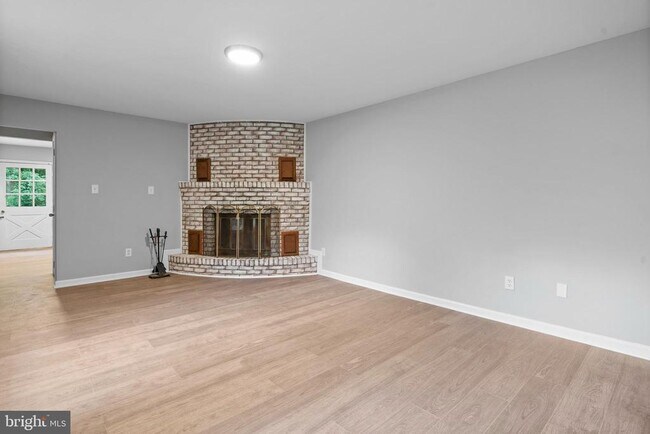 Building Photo - 7795 Penn Manor Ct