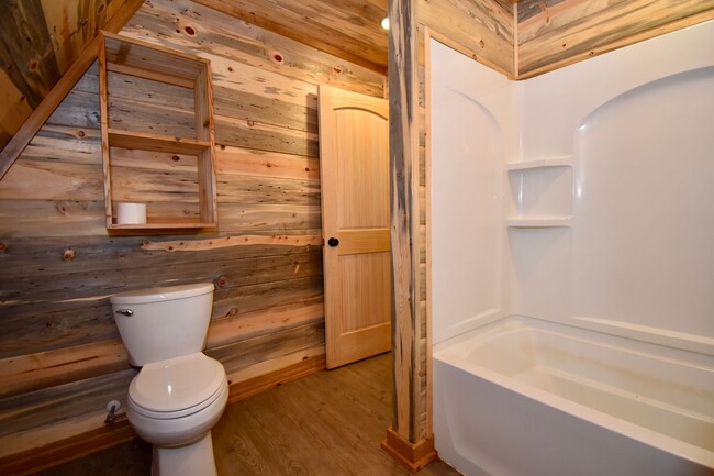 Building Photo - 1 Bedroom House in Ruston With Lots of Upd...
