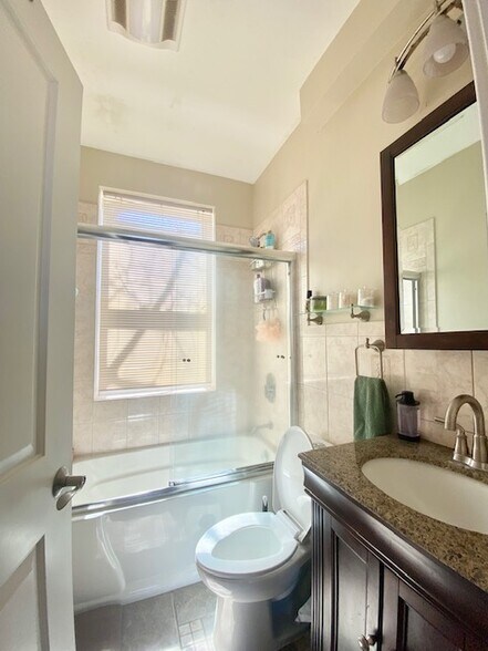 Building Photo - 61 Wait St