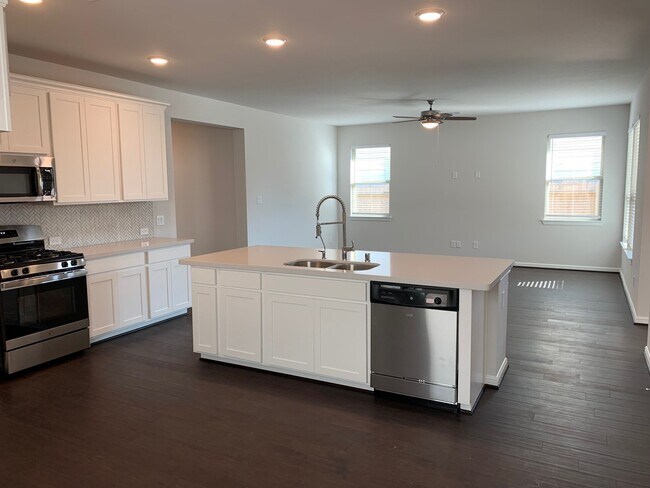 Building Photo - 8022 Cliffside Terrace Ct