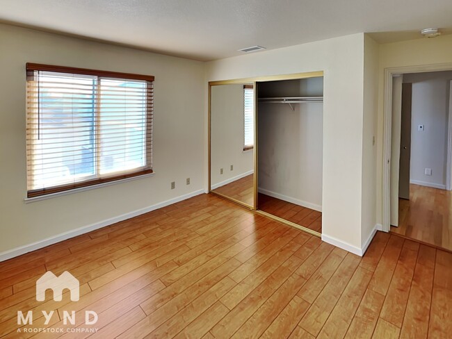 Building Photo - 125 Rosa Flora Cir