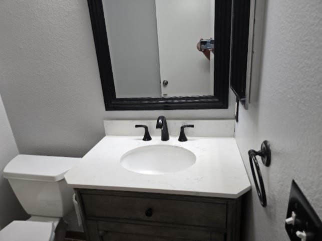 Building Photo - 7865 E Rooner Dr