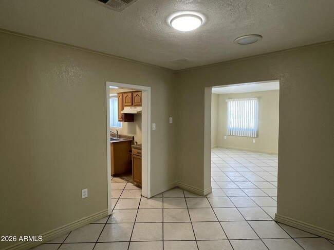 Building Photo - 1701 E Harvard St