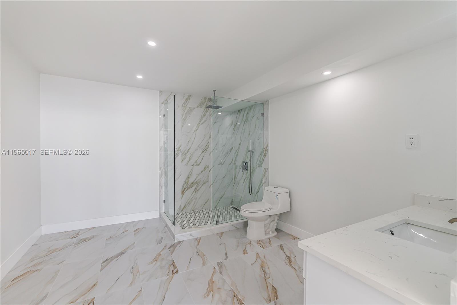 Building Photo - 1800 NE 114th St