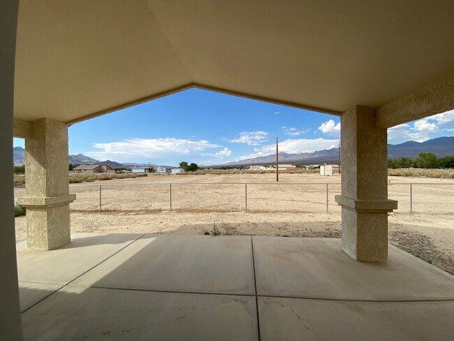 Building Photo - COUNTRY PLACE II U3 - Bluebird Avenue