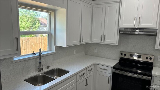 Building Photo - 15 Chapa Ave