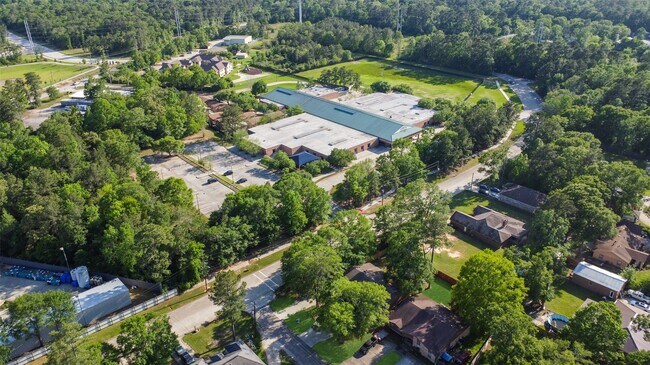 Building Photo - 217 Lazy Ln