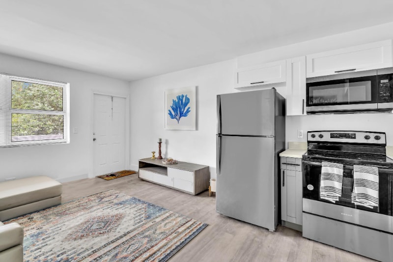 Building Photo - 801 SW 15th Ave