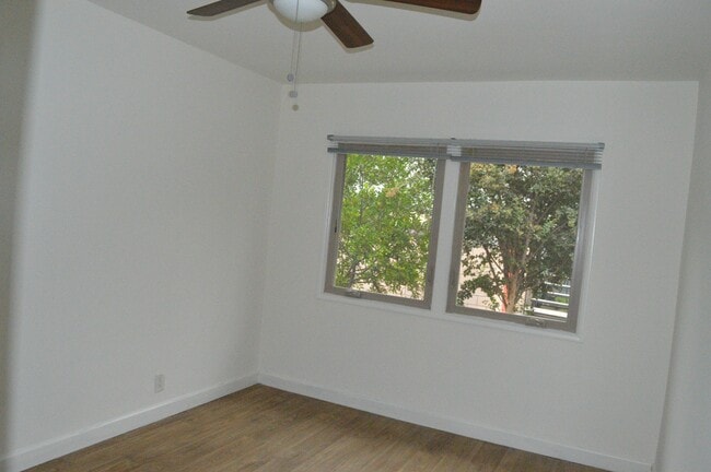 Building Photo - 214 S Bandy Ave