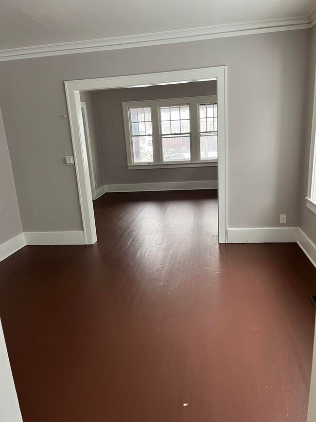 Building Photo - 325 Conkey Ave