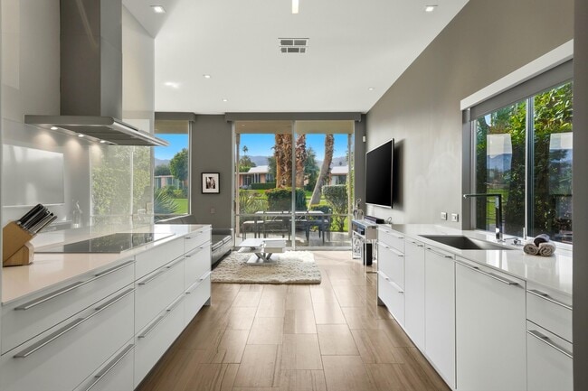 Building Photo - 47125 El Menara Cir