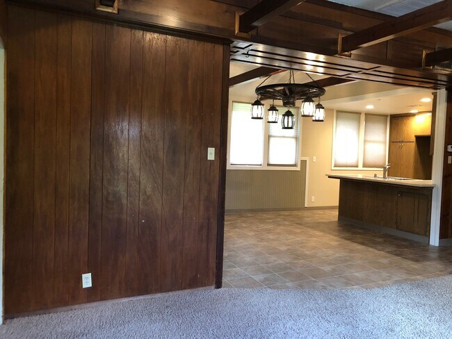 Building Photo - 1980 Sultana Dr