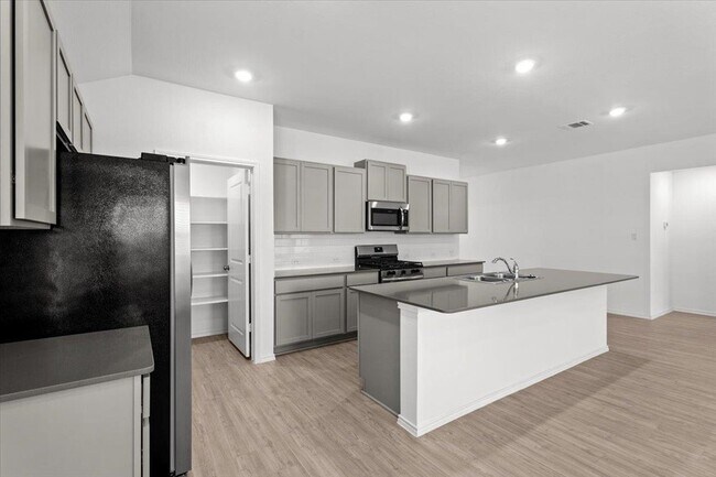 Building Photo - 300 Jeffers