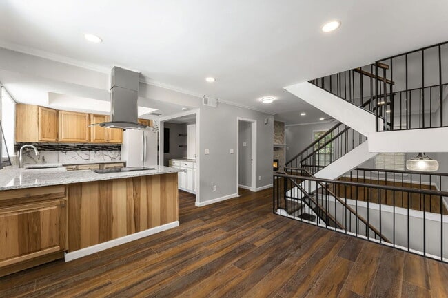 Building Photo - 7309 Cardigan Cir