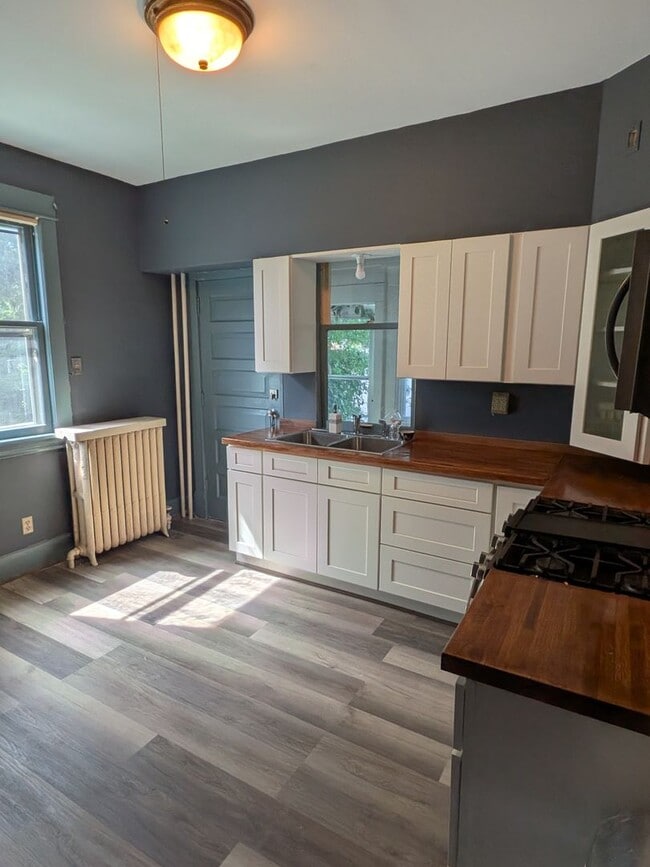 Building Photo - Charming 5-bedroom home in the heart of Hamline–Midway!