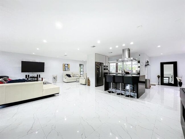 Building Photo - 2171 NW 87th Ave