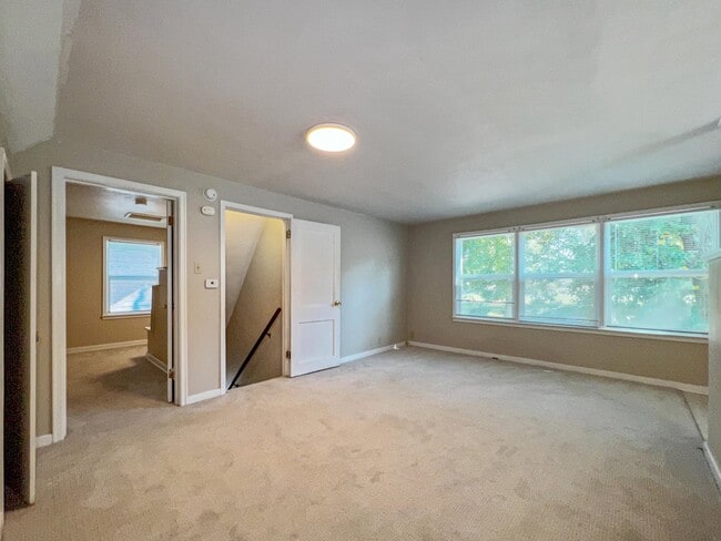 Building Photo - 2326 Storm St