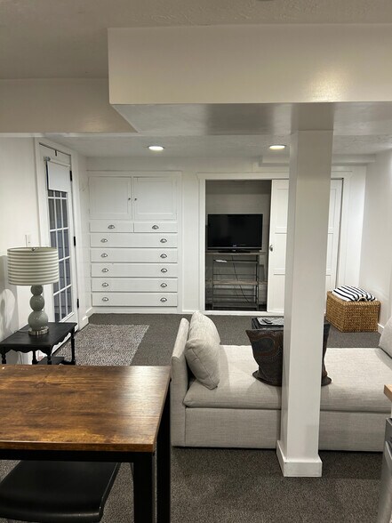 Building Photo - 1648 E 3350 S