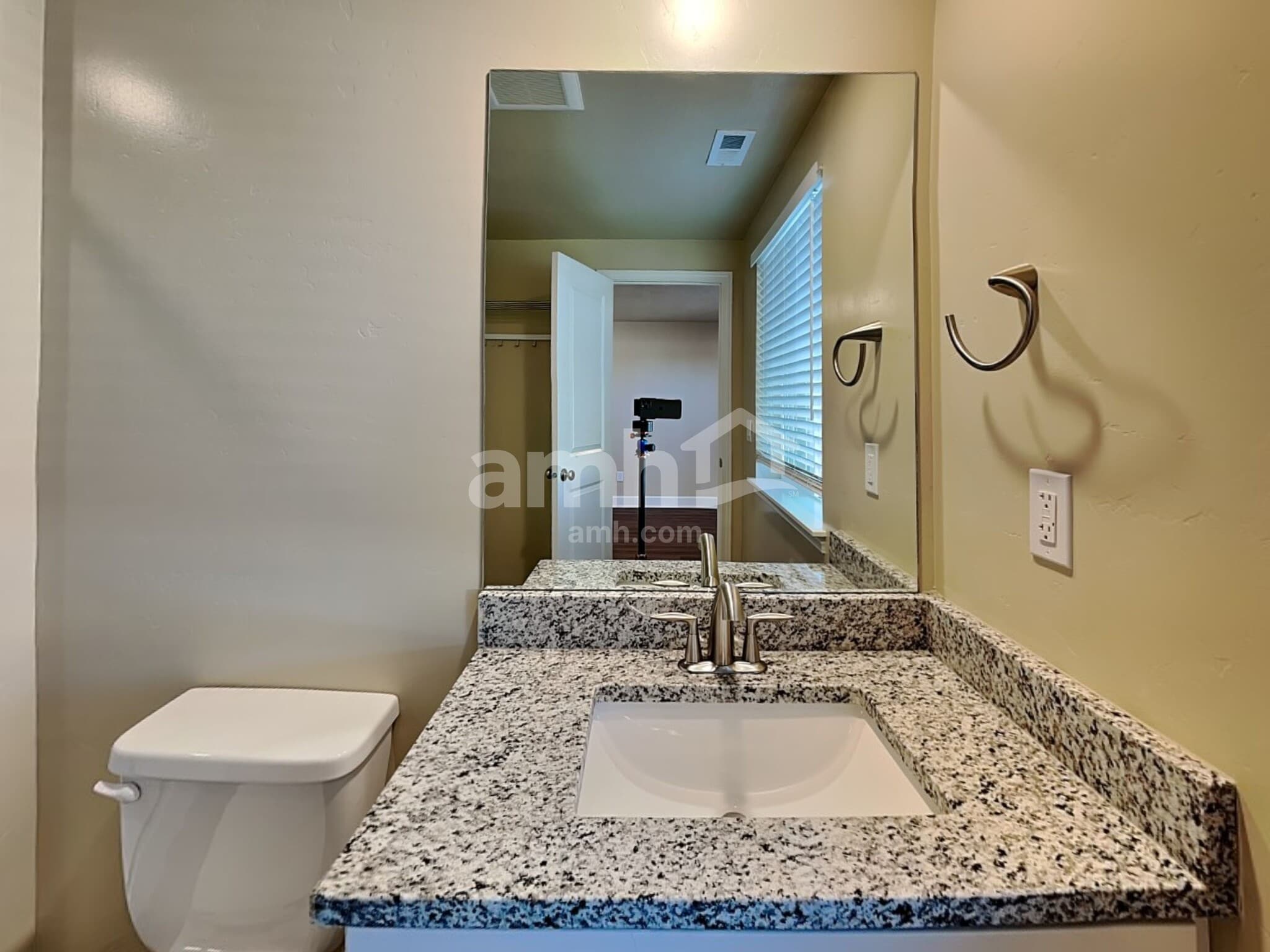 Building Photo - 2293 E Tumbleweed Rd