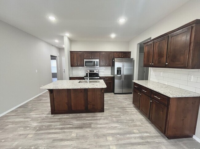 Building Photo - LEASING NEW CONSTRUCTION