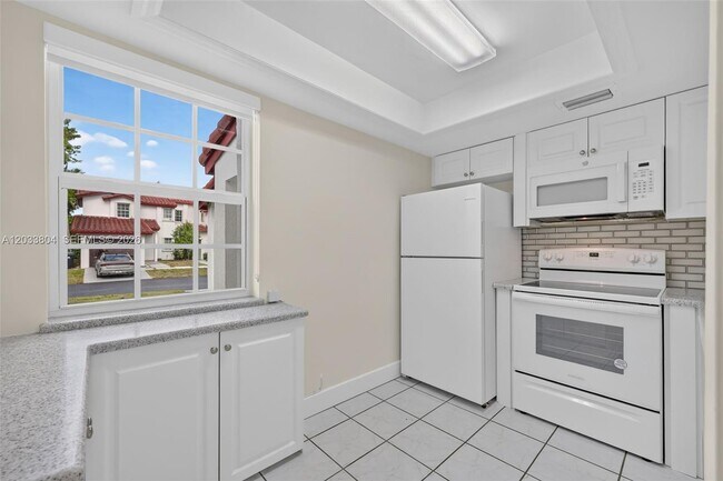 Building Photo - 20759 SW 83rd Ave