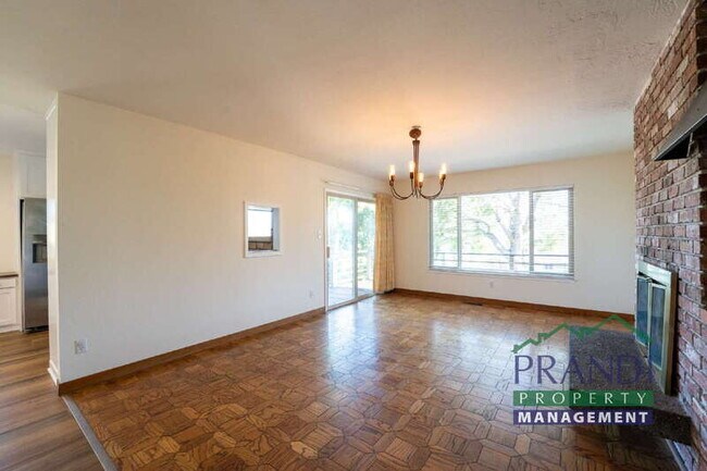 Building Photo - 20 Portola Ave