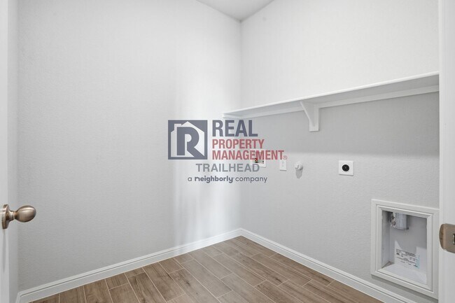 Building Photo - Comfortable 4-Bedroom Layout with Modern Finishes