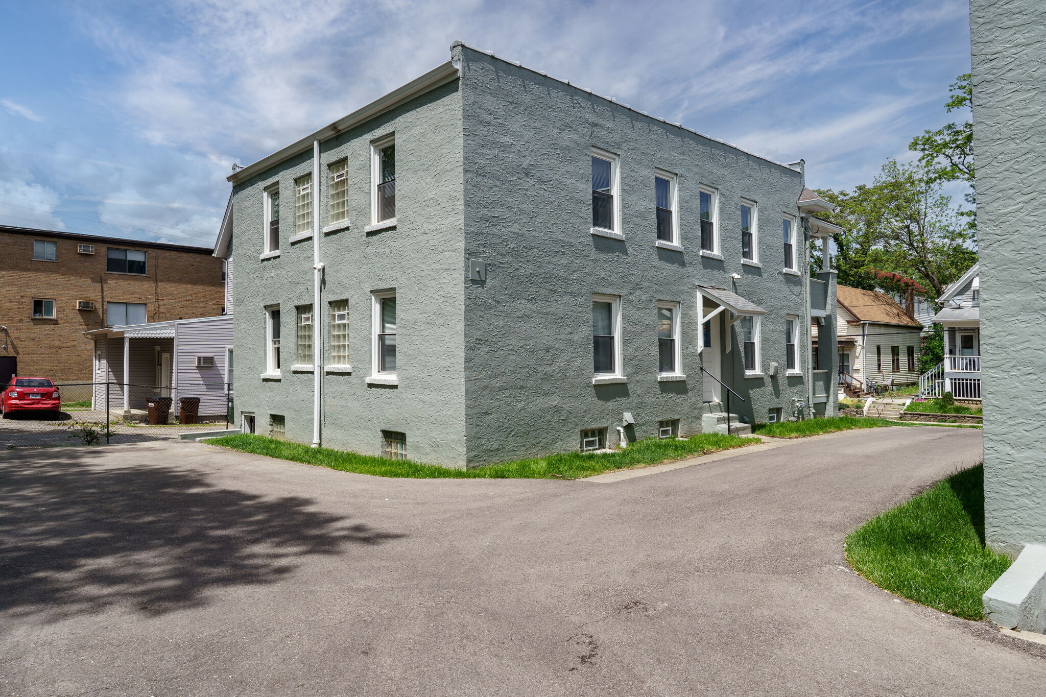 Building Photo - 1737 Lincoln Ave