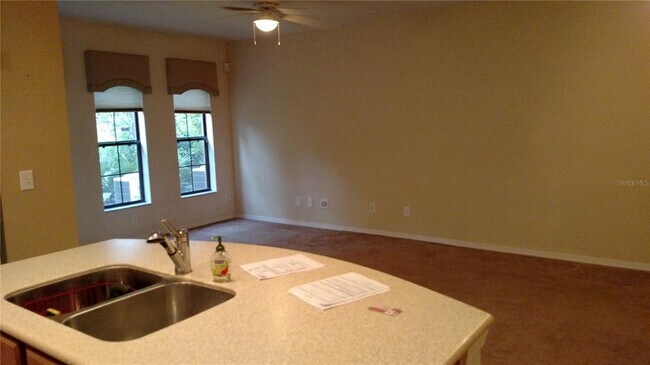 Building Photo - 30105 Mossbank Dr