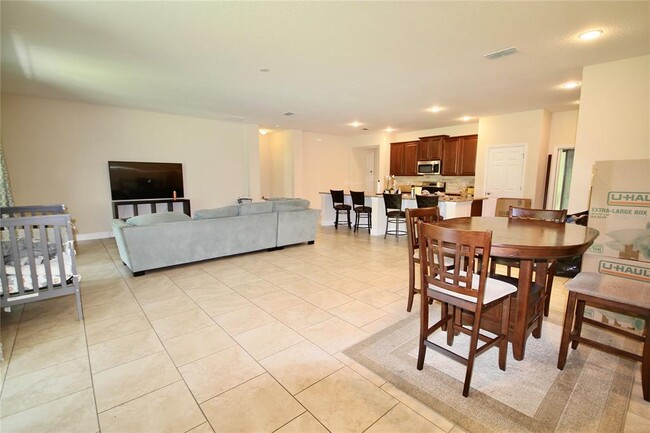 Building Photo - 1073 Cavan Dr