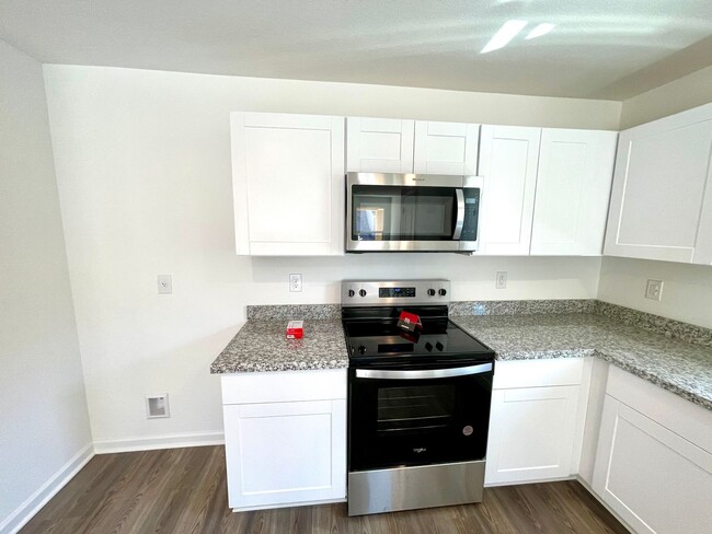 Building Photo - Move In Special! $300 Off Per Month for Fi...