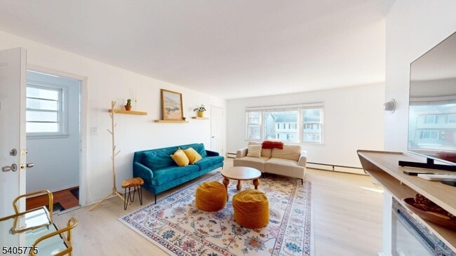 Building Photo - 121 3rd St