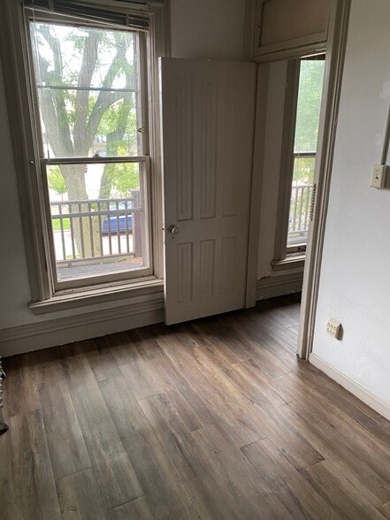 Building Photo - 312 N Carroll St