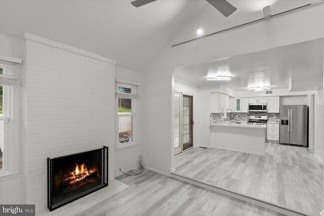 Building Photo - 1550 McLean Commons Ct