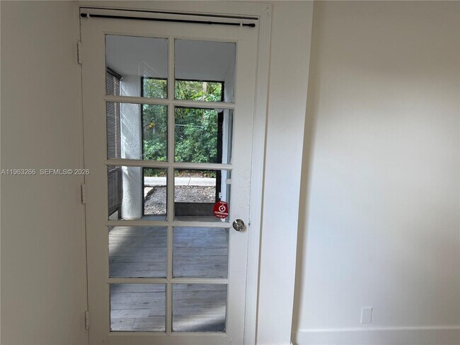 Building Photo - 2700 Coral Springs Dr