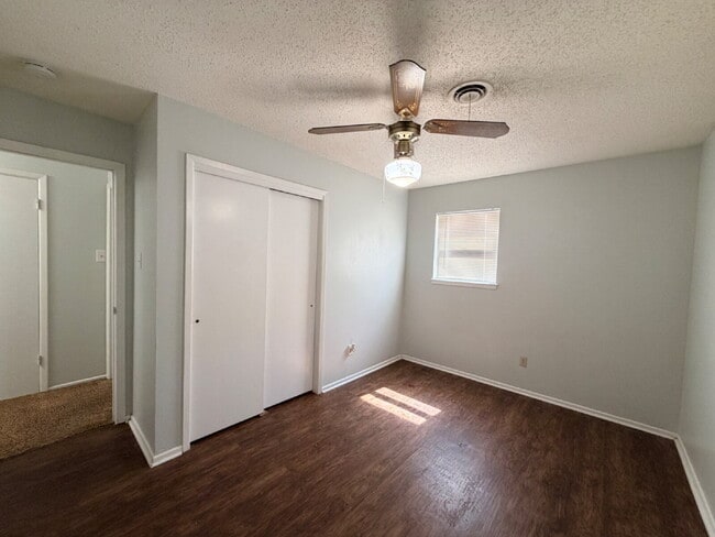 Building Photo - 3/2 close to universities and medical.