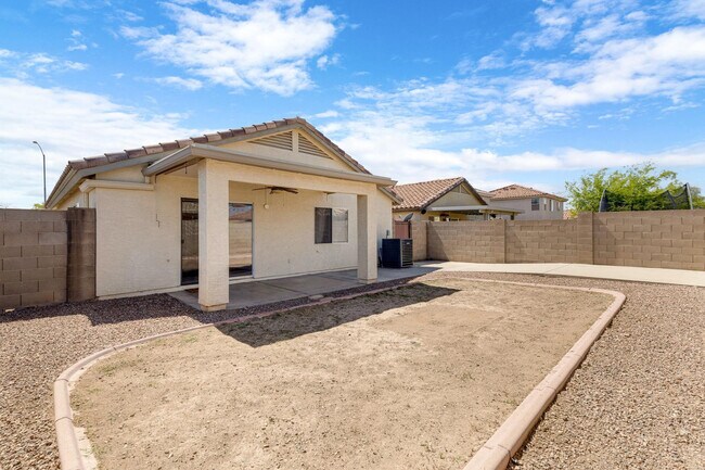 Building Photo - 11518 W Paradise Dr