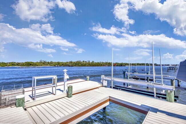 Building Photo - 16334 Port Dickinson Dr