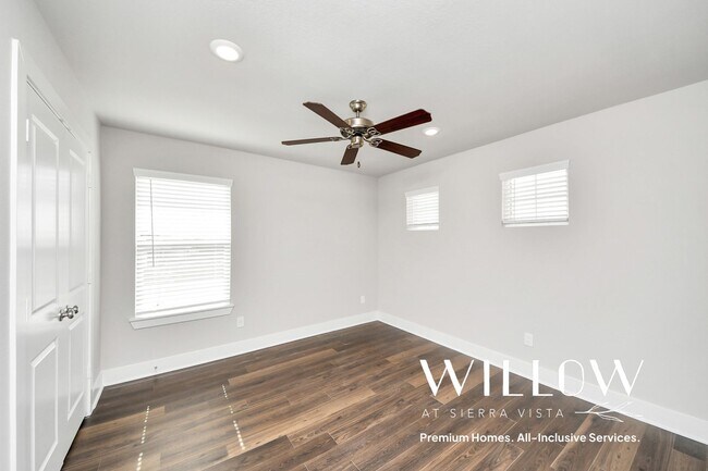 Building Photo - 10518 Moon Vly Ln