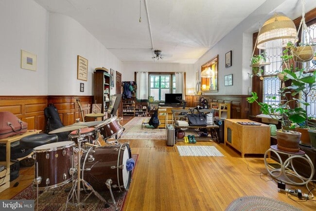 Building Photo - 4411 Pine St