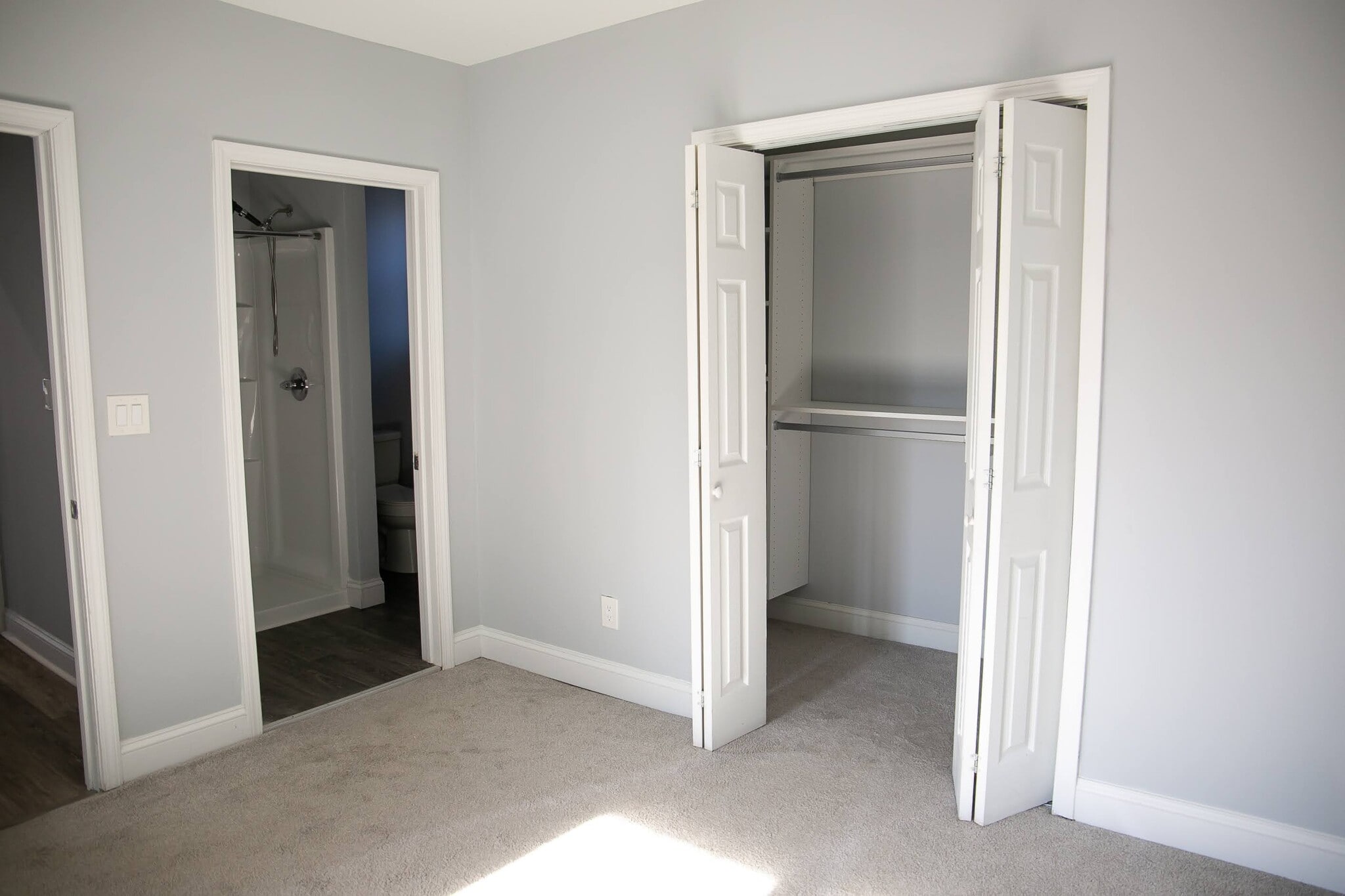 Building Photo - 508 6th Ave