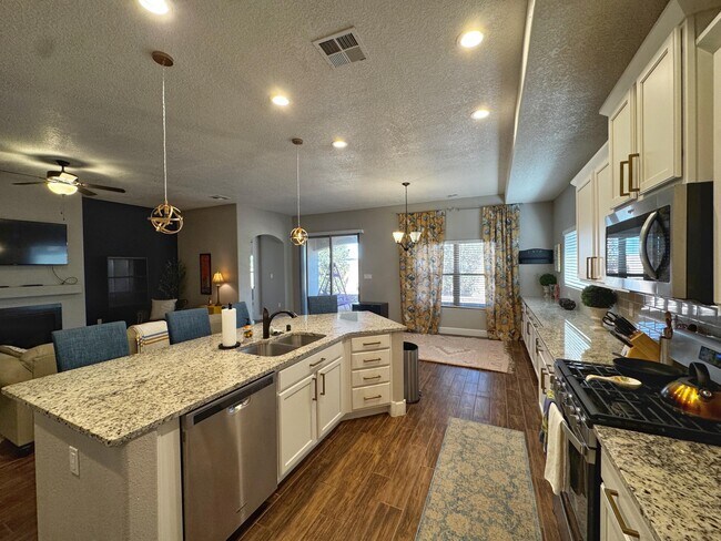 Building Photo - 6801 Prom Ave NE