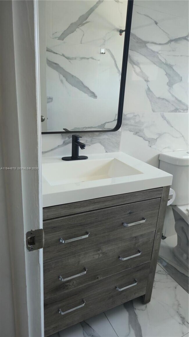 Building Photo - 1700 Cleveland St