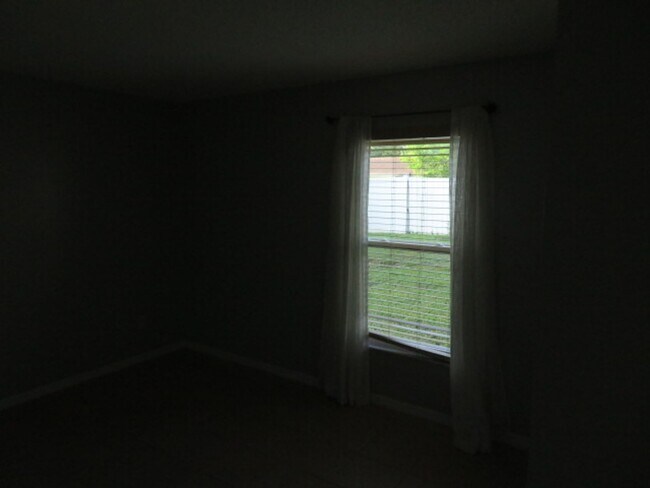 Building Photo - 839 Rosemere Cir