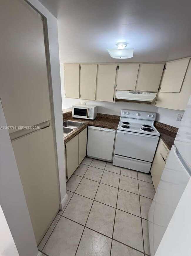 Building Photo - 6995 NW 186th St