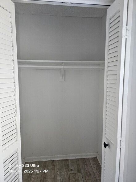 Building Photo - 2109 Point Hollow Ct