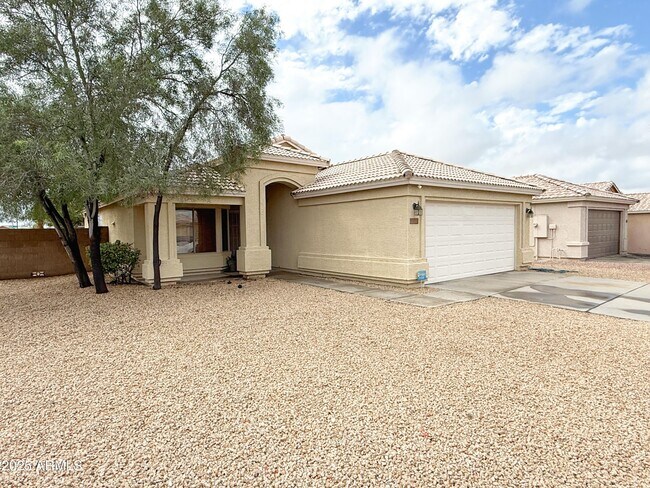 Building Photo - 6757 W Gardenia Ave