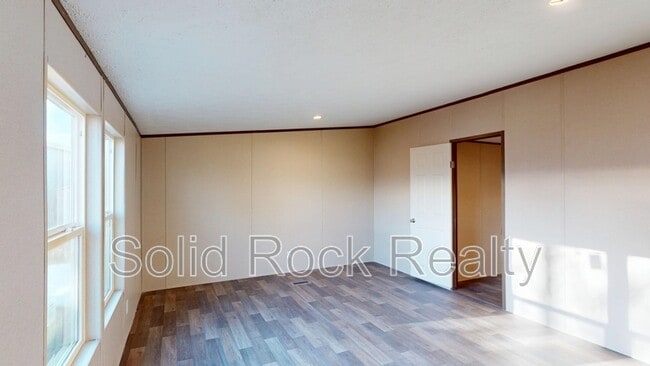 Building Photo - 75 N Curtis Rd