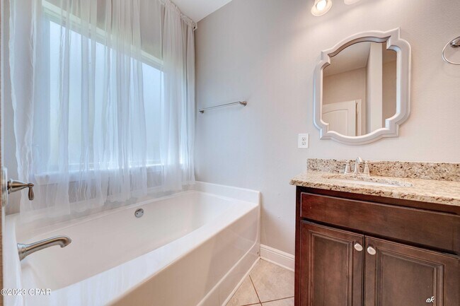 Building Photo - 4018 Brook Stone Dr