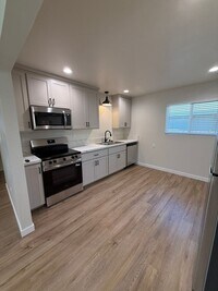 Building Photo - Large Brand New Remodeled 1 Bedroom unit with Washer Dryer Hookups - MUST SEE!!!